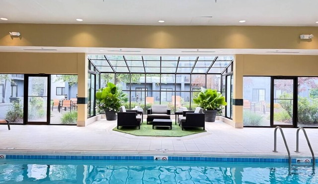 Courtyard by Marriott Indianapolis Airport