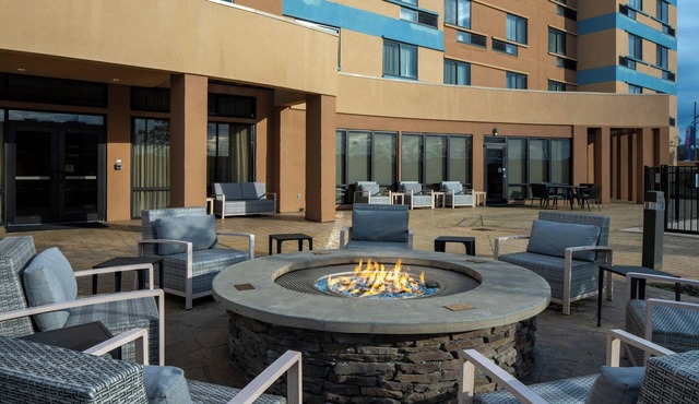 Courtyard by Marriott Jackson Airport/Pearl