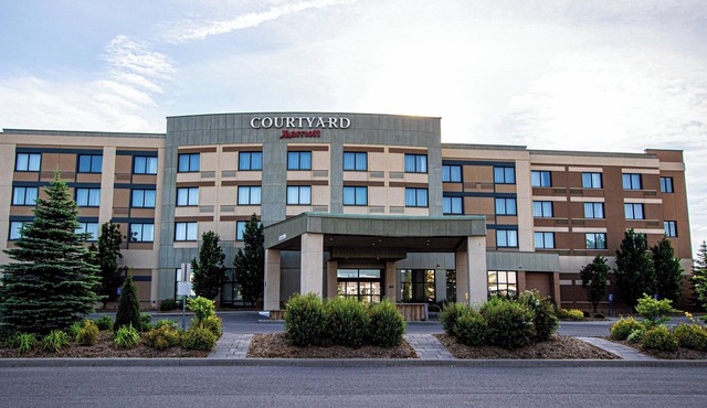 Courtyard by Marriott Kingston Highway 401/Division Street