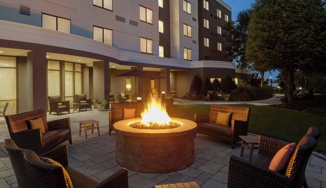 Courtyard by Marriott Lancaster