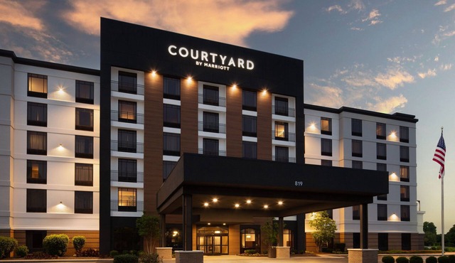 Courtyard by Marriott Louisville Airport