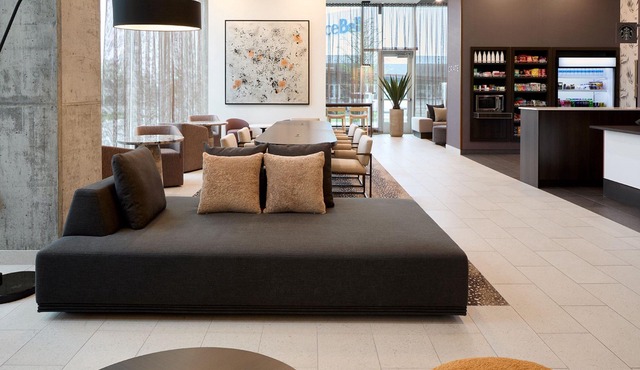 Courtyard By Marriott Montreal Laval