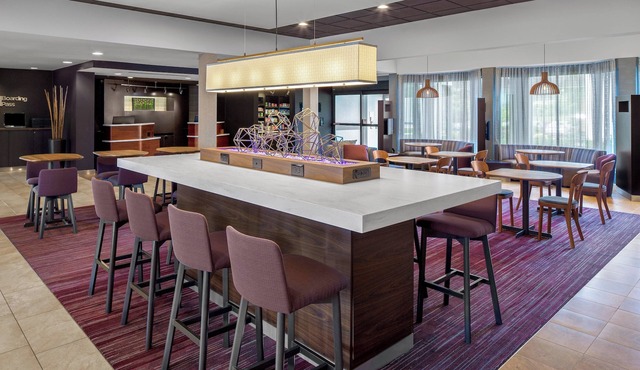 Courtyard by Marriott Pittsburgh Airport