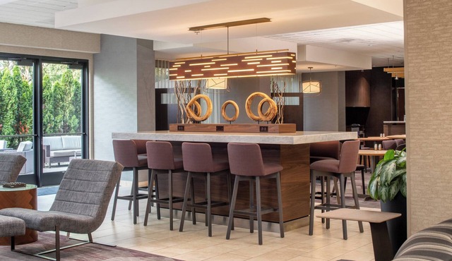 Courtyard by Marriott Portland Airport