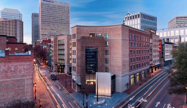 Courtyard by Marriott Richmond Downtown
