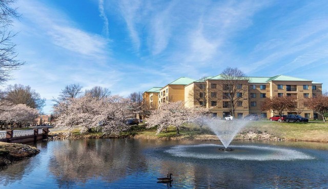 Courtyard by Marriott Richmond Northwest