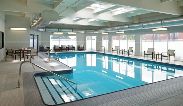 Courtyard by Marriott Toronto Airport
