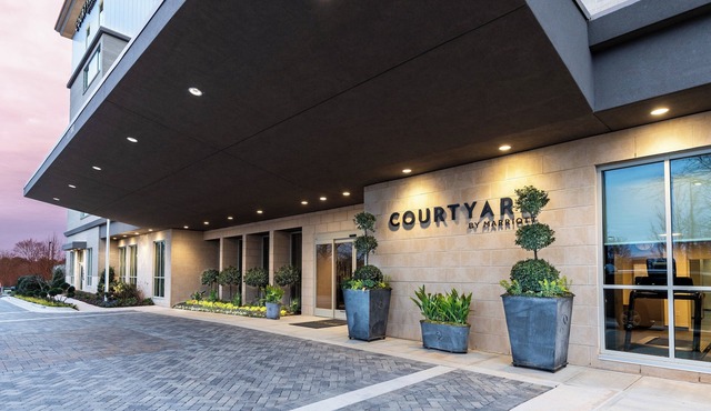Courtyard by Marriott Atlanta Alpharetta/Avalon Area