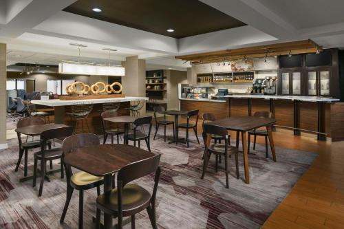 Courtyard by Marriott Chicago Bloomingdale