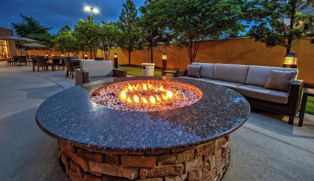 Courtyard by Marriott Newport News Airport