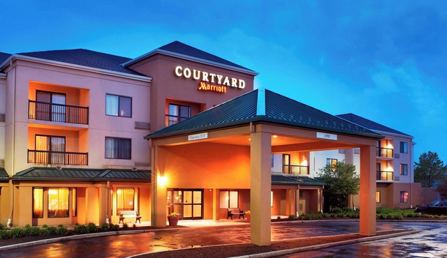 Courtyard by Marriott Cleveland Airport North