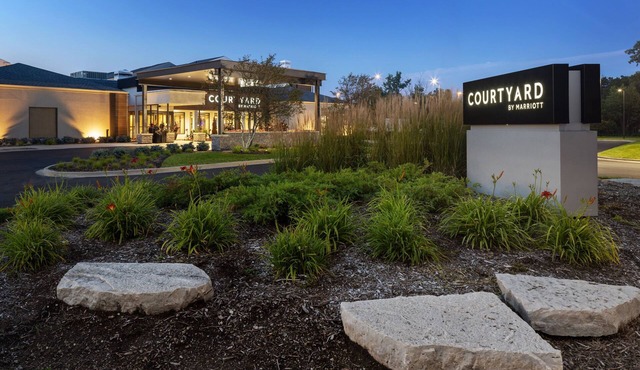 Courtyard Chicago Waukegan Gurnee