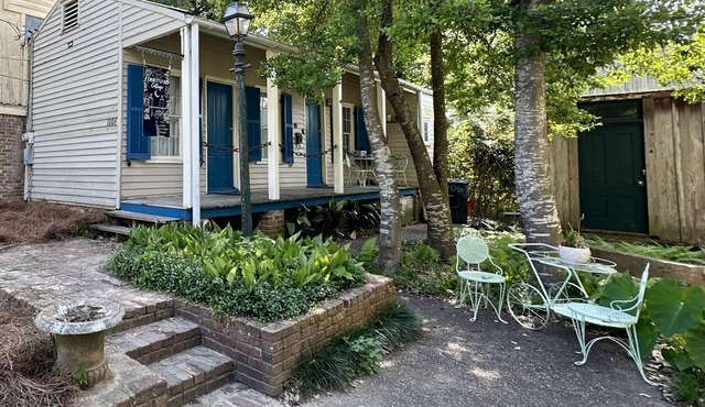 Courtyard Cottage on Monroe