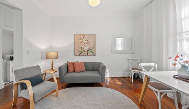 Courtyard Esperanza Sunny Heritage Chic