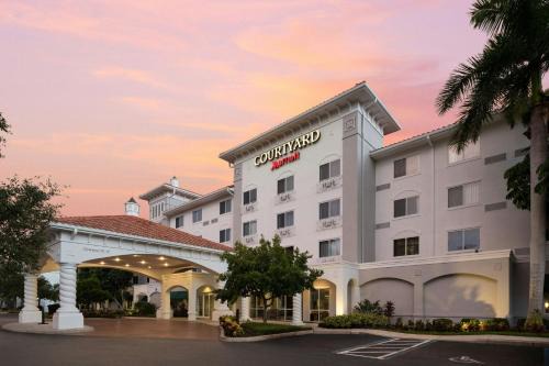Courtyard Fort Myers at I-75 and Gulf Coast Town Center