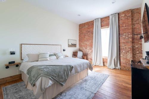 Courtyard King - Room 3