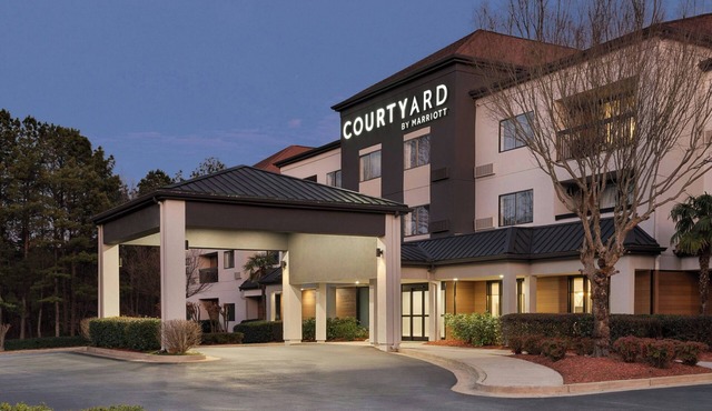 Courtyard Suwanee by Marriott