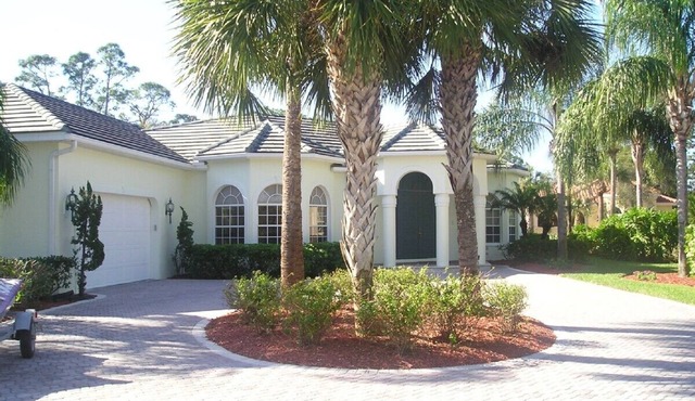 Courtyard villa close to the beach on the river with sea access, lots of privacy, south-facing