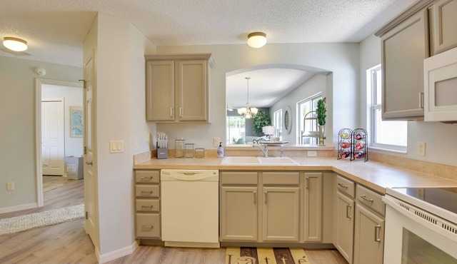 Courtyard Villa w/Lanai & Community Amenities!