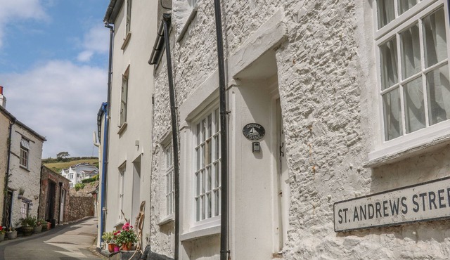COUSHAM COTTAGE, pet friendly, with open fire in Kingsand And Cawsand