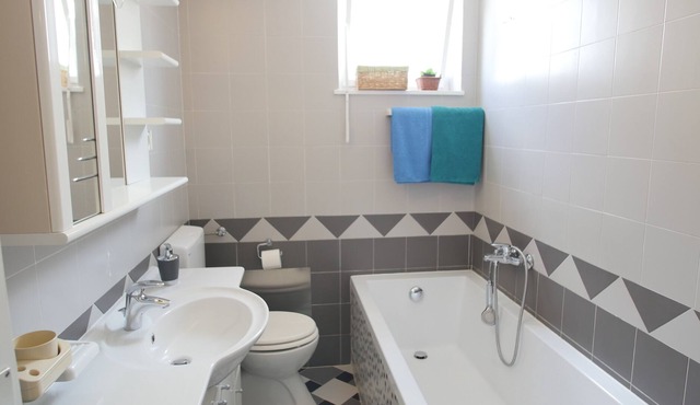 Cousy and spaceus apartment 600 m from beach