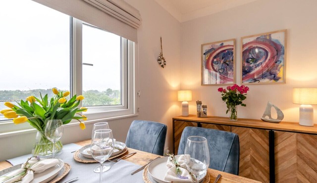 Cove Apartment - Two Bedroom Apartment, Sleeps 4