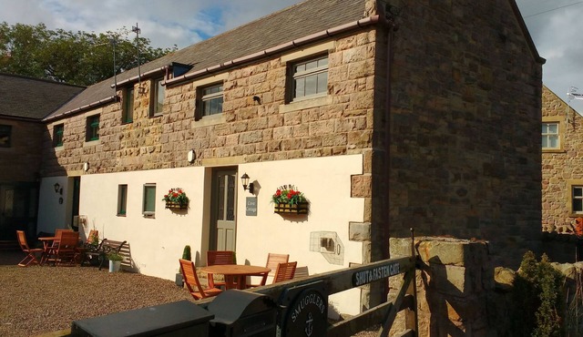 Cove Cottage - charming quiet barn conversion near the sea Budle Bay, Waren Mill