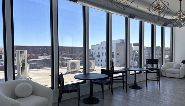 Cove Escape in Fells Point, Next to Broadway Market