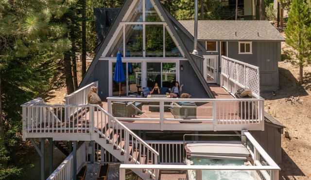 Cove Lakeside | Jacuzzi, Central AC, Private Dock!