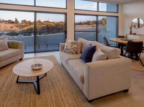 Cove Landing Marina Apartment 3 YC Lily May Sleeps 4