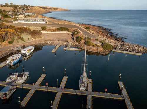 Cove Landing Marina Apartments CL01-Apt:1,2,3 Sleeps 12