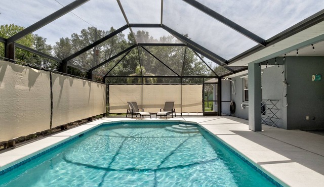 ☆☀︎❀Cove Paradise! Heated Saltwater Pool, Poolside TV, Near Beaches, Wifi!