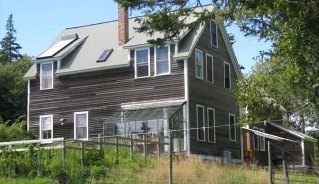 Cove-side Meadow House - Waterfront Views: year-round rentals available