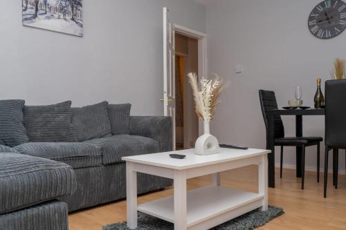 Coventry Home Parking, Wi-fi, NEC & Station