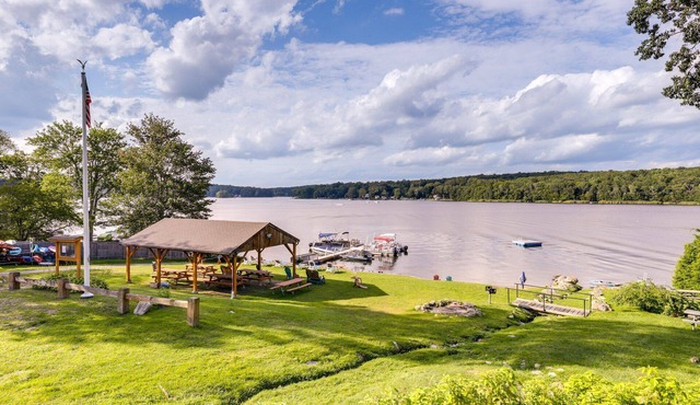 Coventry Lake Studio in a Lake Community