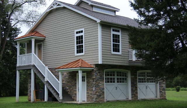 Covered Bridge Cottage Near Historic Downtown Bedford