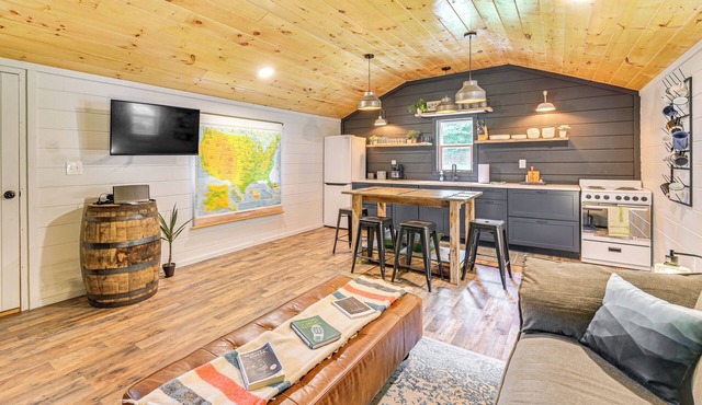 Covered Deck & Hot Tub: Cozy Retreat in Campton!