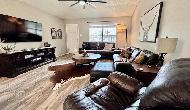 Covered JM Ranch - 3BR/2BA - Family Friendly