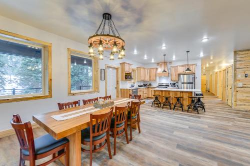 Covered Patio, Creek & Mtn Views: Afton Nature Hub