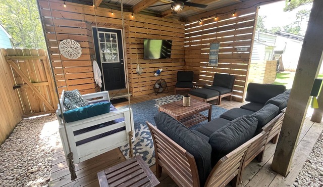 Covered patio, fenced back yard, open floor plan