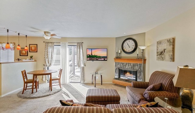 Coveted DTC Apartment! Free Parking & Fast WiFi!