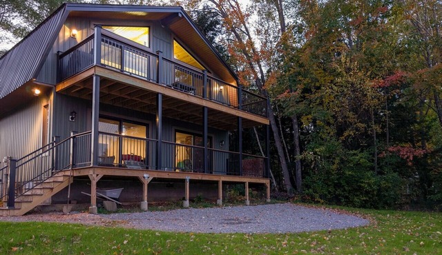 Covey Cottage Waterfront Retreat w/4 Queen Beds