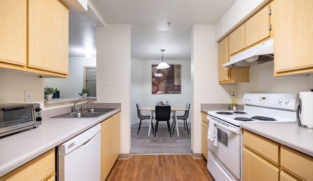 Covington Comfort: 2BD/2BA Home with Office