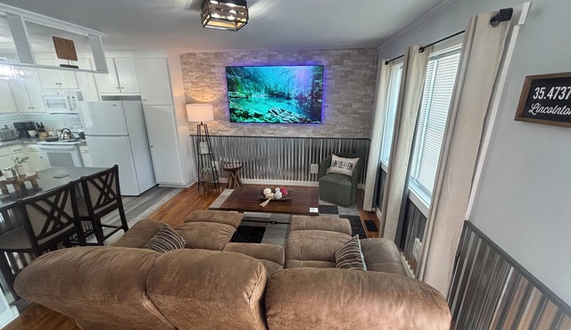 Cow Patch - Country Styling with Large Parking located in Town, EV Ready