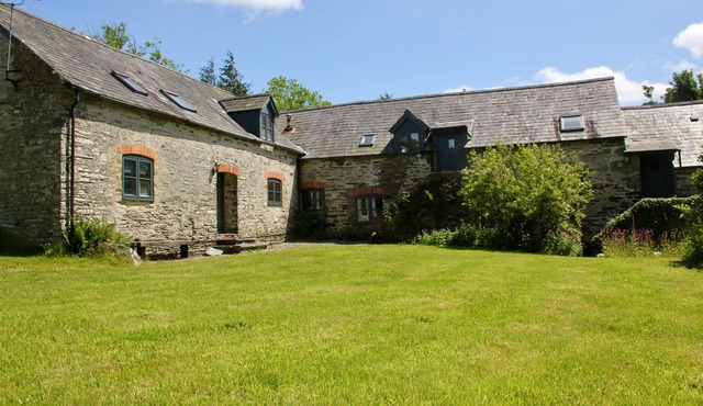 Cow Shed Cottages -3 miles to Aberporth Beach