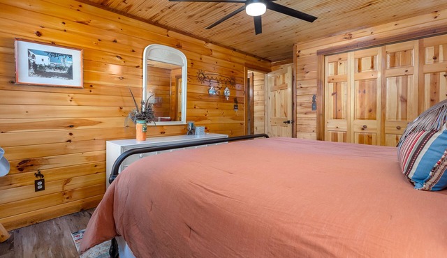 Cowboy Cabin: The Bluffs at Saint Jo