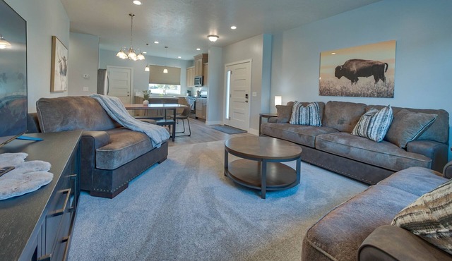 -:- Cowboy Casa -:- Modern New Construction - 3BR+