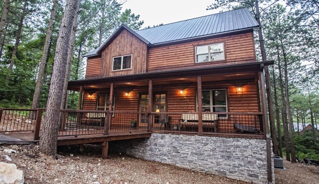 Cowboy Castle - Ridge Line Lodge, Hot Tub, Games, Outdoor Entertaining🔥 🌲