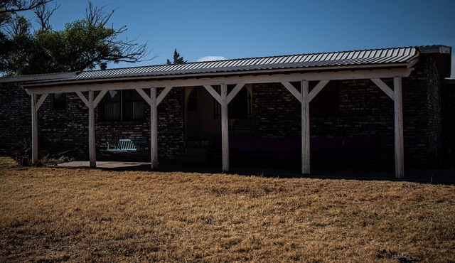 Cowboy Oasis With Room for Horses and Children