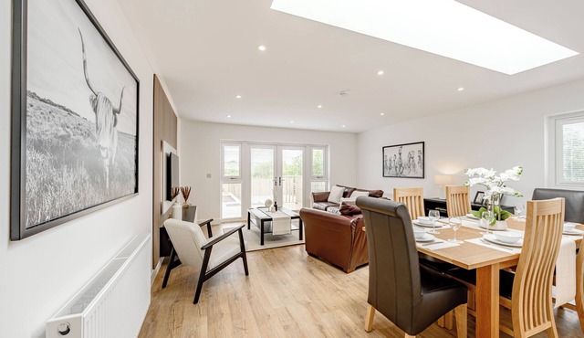 Cowden Coorie - A Scottish charm if Fife